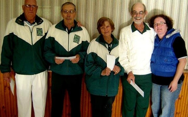 Vlnr: Archie Chambers (klubkaptein), Wally Nimb (skip), Comine Groenewald (derde), Roelof Eksteen (lei) en Melanie Herselman van Colour Box (borg).